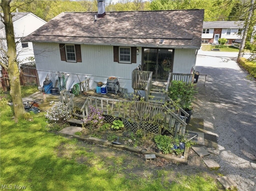 Photo of 1358 E 27th Street, Ashtabula, OH 44004 (MLS # 5208497)