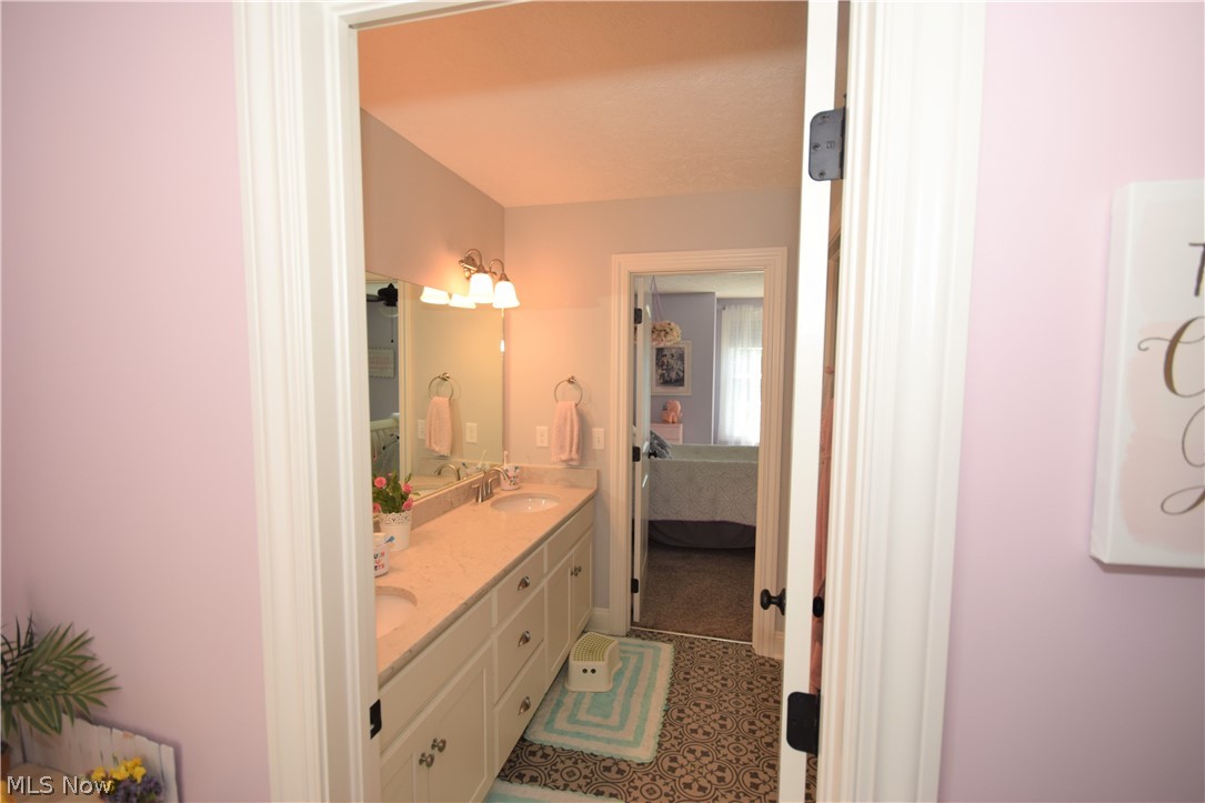 Danbury Glen Estate - Residential