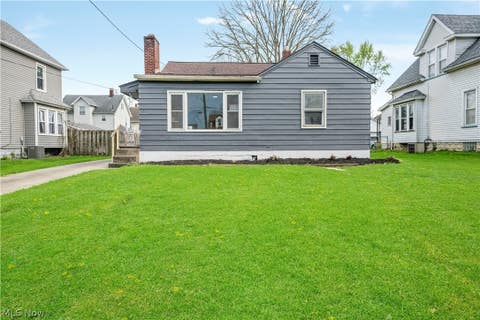 Homes For Sale - 34 Helen Avenue<br/> Niles, OH 44446