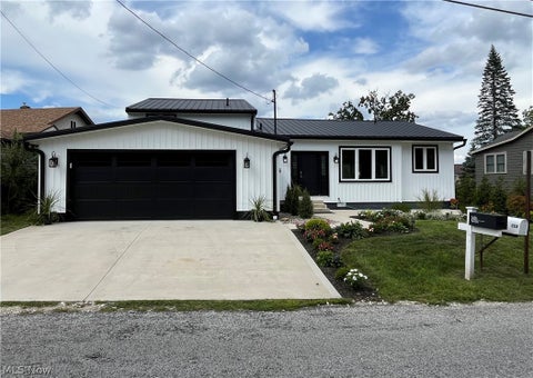 Photo of 253 Aqua Boulevard, Coventry, OH 44319 (MLS # 5240009)