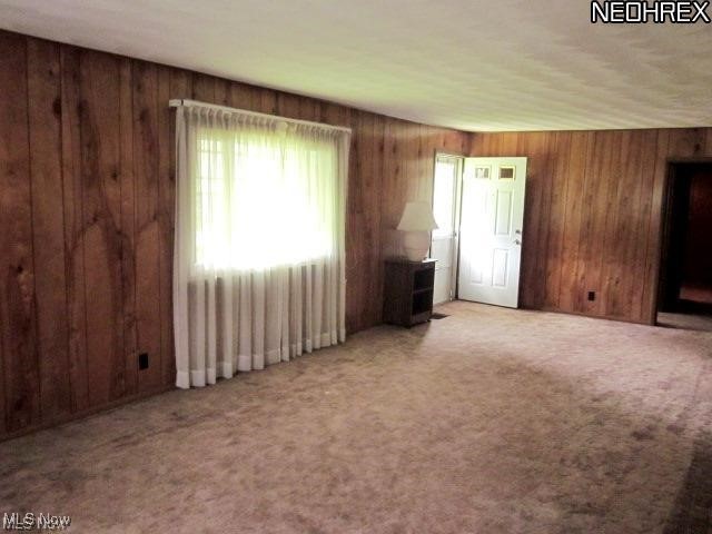 2494 E 39th