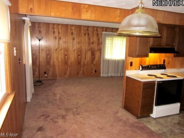 2494 E 39th
