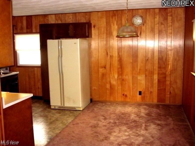2494 E 39th