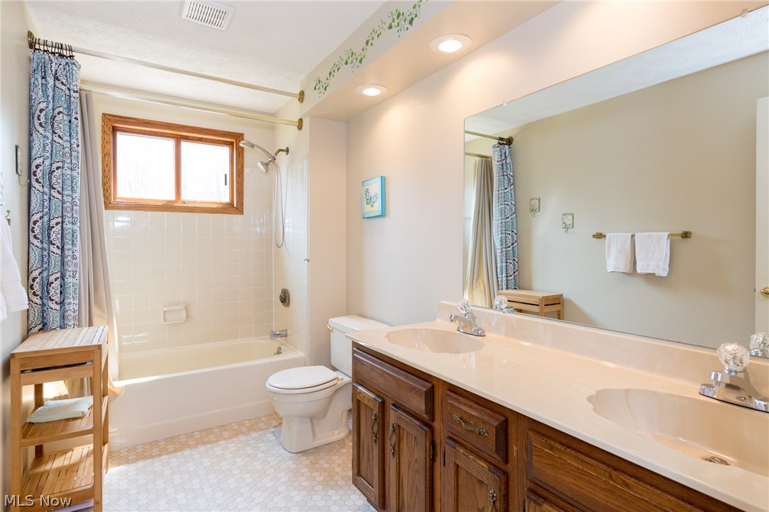 Lake In The Woods - Residential