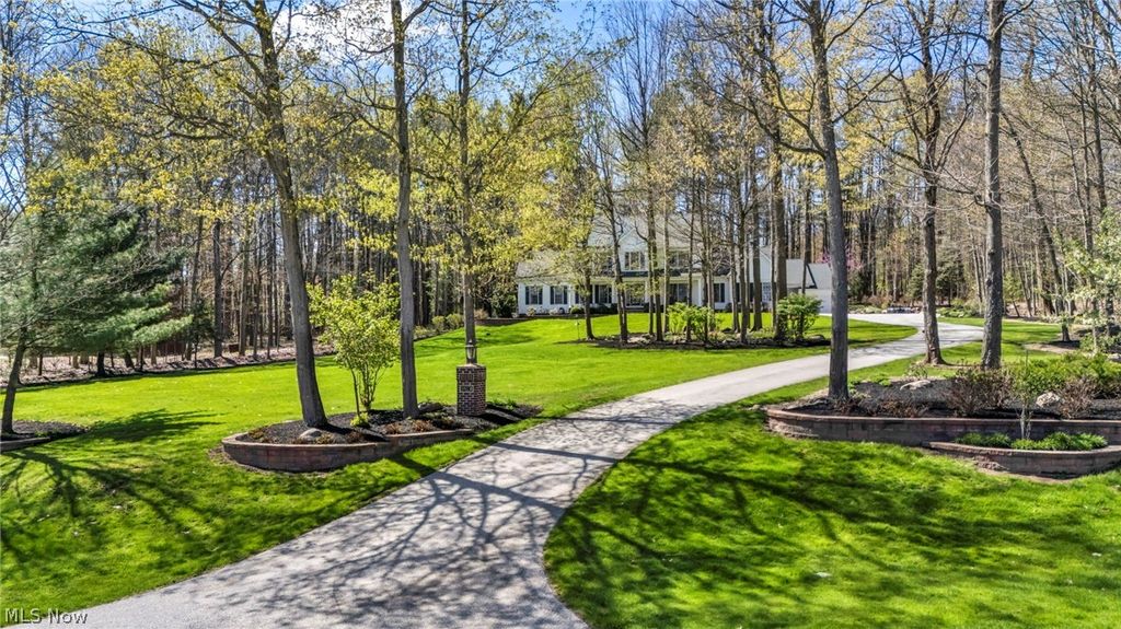 Photo of 11280 Beechnut Lane, Chardon, OH 44024 (MLS # 5203750)