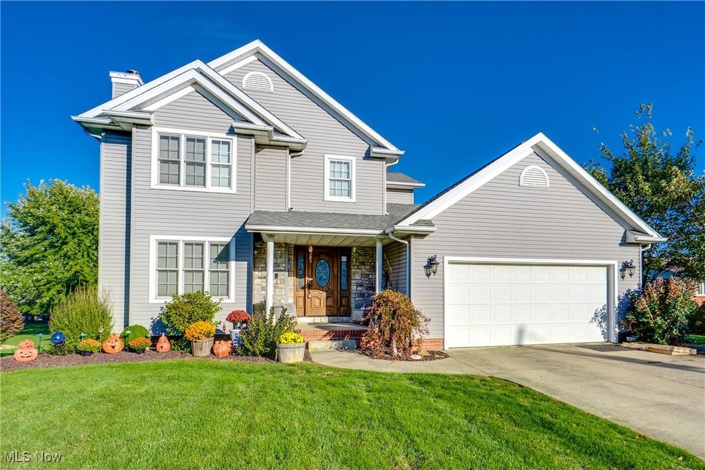 Photo of 504 Burnett Avenue, Dalton, OH 44618 (MLS # 5175369)