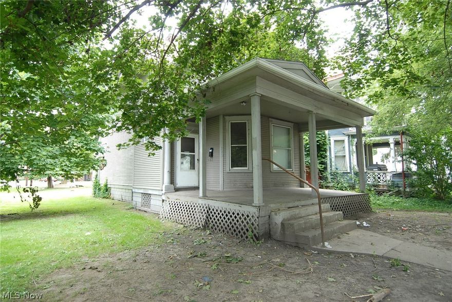 Perfect home for a first time home buyer or investor.  Very spacious 3 bedroom, 2 bath home.