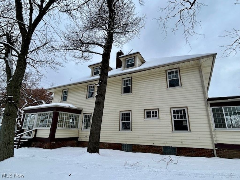 Photo of 3331 Cedarbrook Road, Cleveland Heights, OH 44118 (MLS # 5175440)
