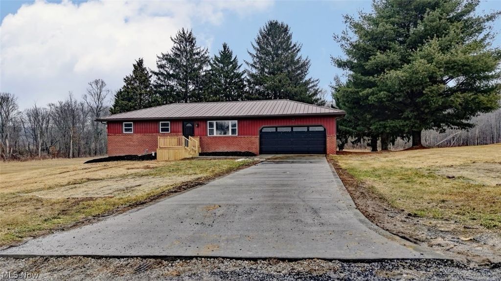 Photo of 362 Jettie Avenue NE, Canton, OH 44730 (MLS # 5188663)