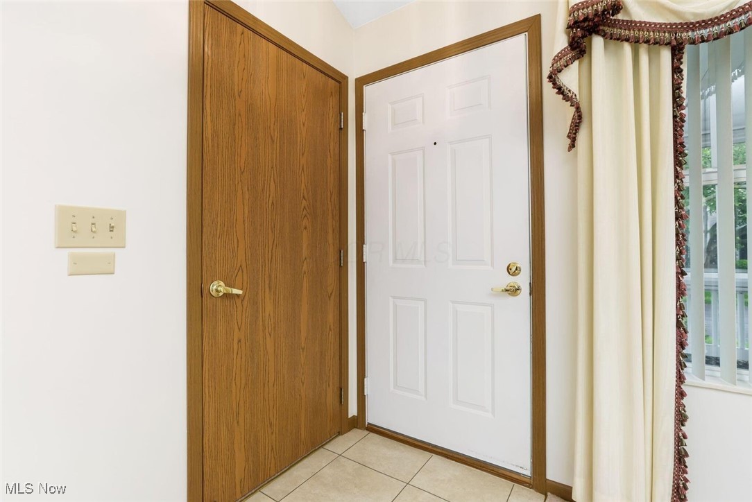 1329 Hillview Circle, Newark, Ohio image 10