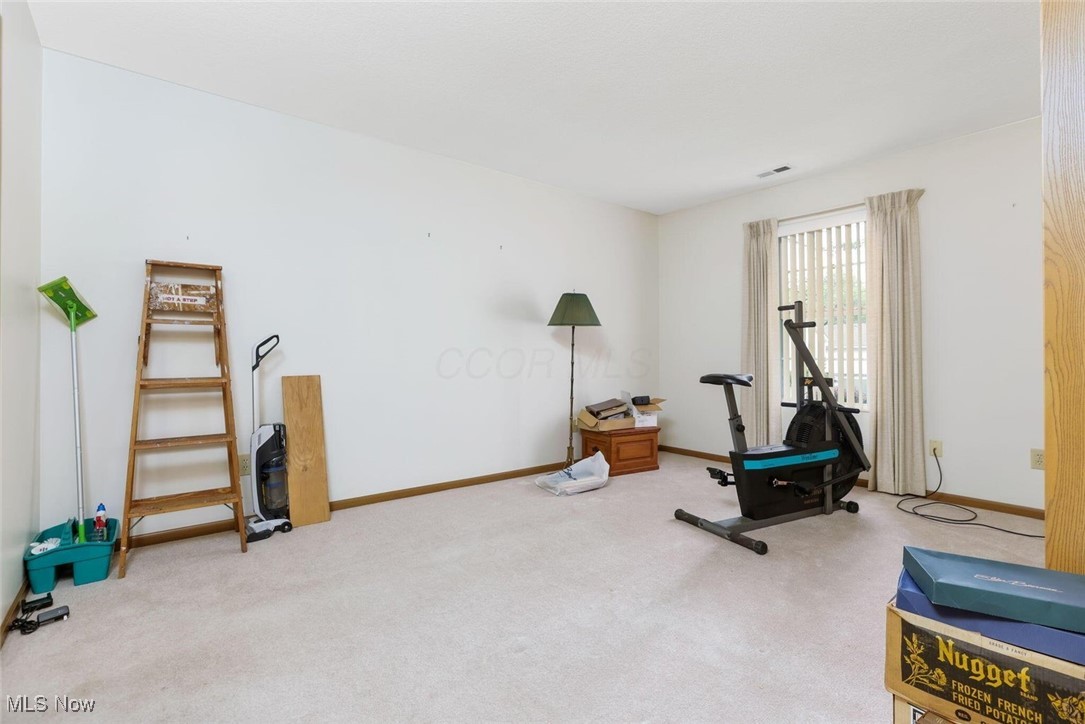 1329 Hillview Circle, Newark, Ohio image 20