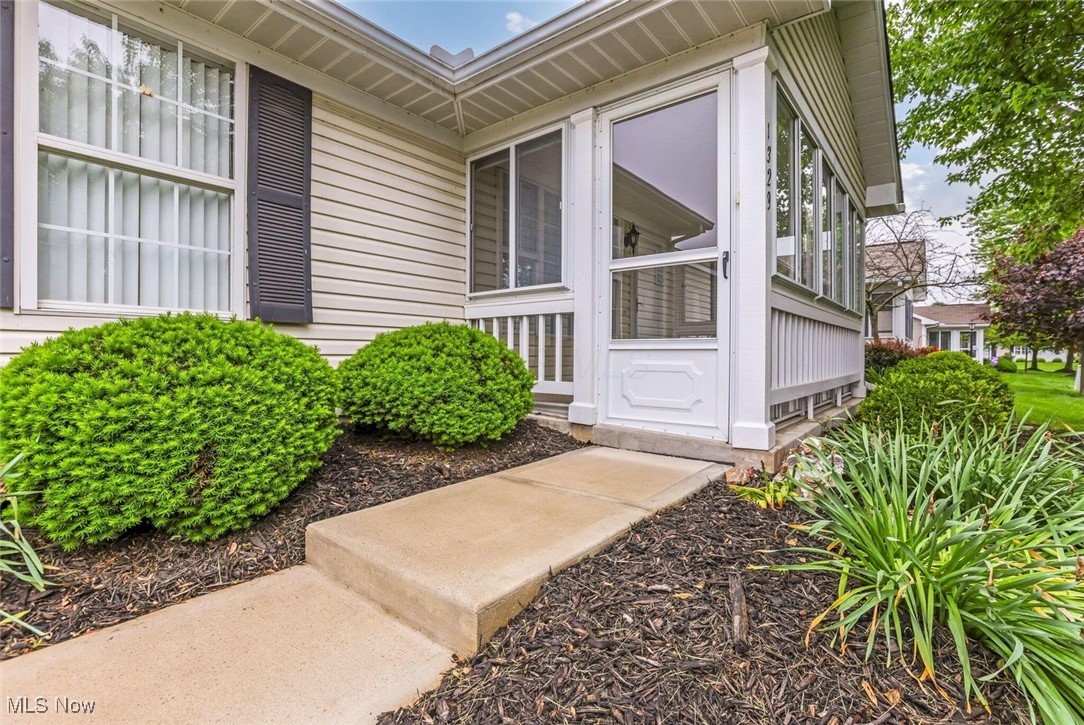 1329 Hillview Circle, Newark, Ohio image 7