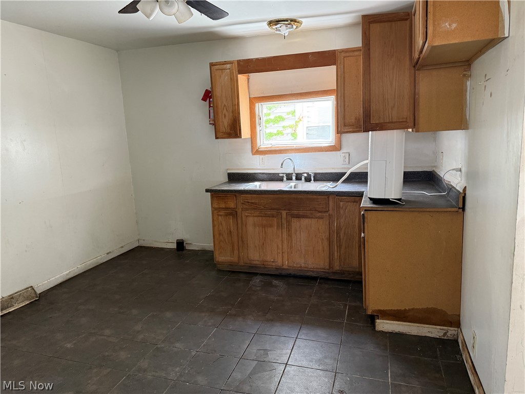 810 N 6th Avenue