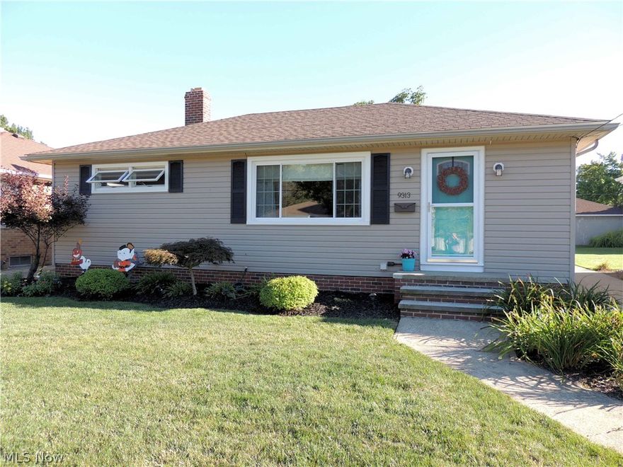 Beautifully Decorated Home Offers A Spacious Living Room, Eat-In Kitchen and 3 Generously Sized Bedrooms. Move-In Ready Ranch! Large Rec Room and Full Bath In The Finished Basement. Fenced In Back Yard With 2.5 Car Garage. Recent Updates Include: Roof, Windows, Furnace, A/C All In Last 10 Years! Hurry This One Won't Last!