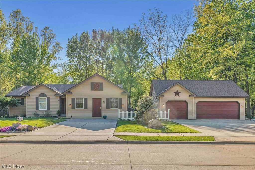 Photo of 7468 Dyke Avenue, North Ridgeville, OH 44039 (MLS # 5205467)