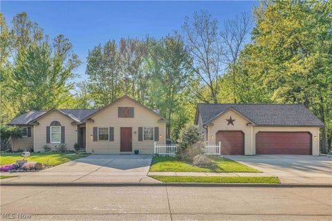 Homes For Sale - 7468 Dyke Avenue<br/> Lorain County, North Ridgeville, OH 44039