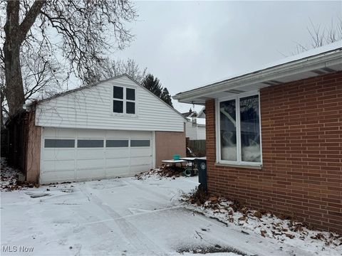 Tiny photo for 532 Lamont Street, Akron, OH 44305 (MLS # 5179211)