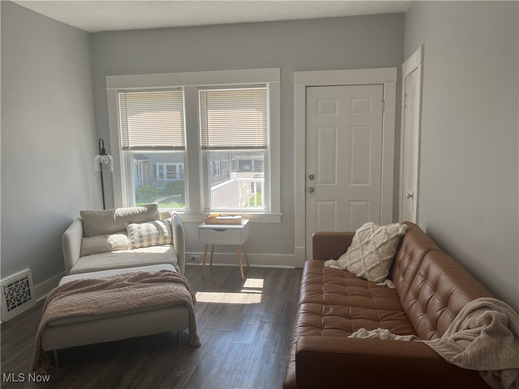 Lakewood, Ohio 44107, United States, 2 Bedrooms Bedrooms, ,1 BathroomBathrooms,Residential,Pending,124587