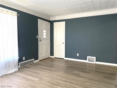 Tiny photo for 4606 Lincoln Avenue, Parma, OH 44134 (MLS # 5203056)