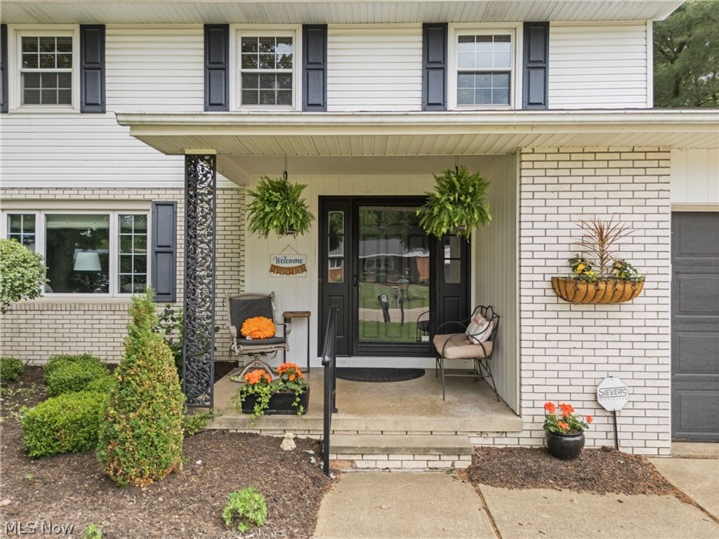 Photo of 2500 Hume Street NW, North Canton, OH 44720 (MLS # 5217883)