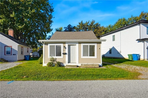 Homes For Sale - 452 Campers Drive<br/> Eastlake, OH 44060