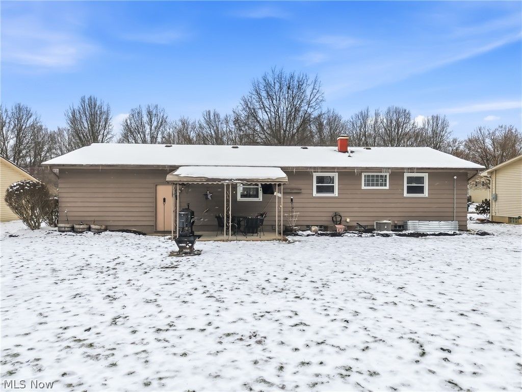 Photo of 2855 Vollmer Drive, Austintown, OH 44511 (MLS # 5193997)