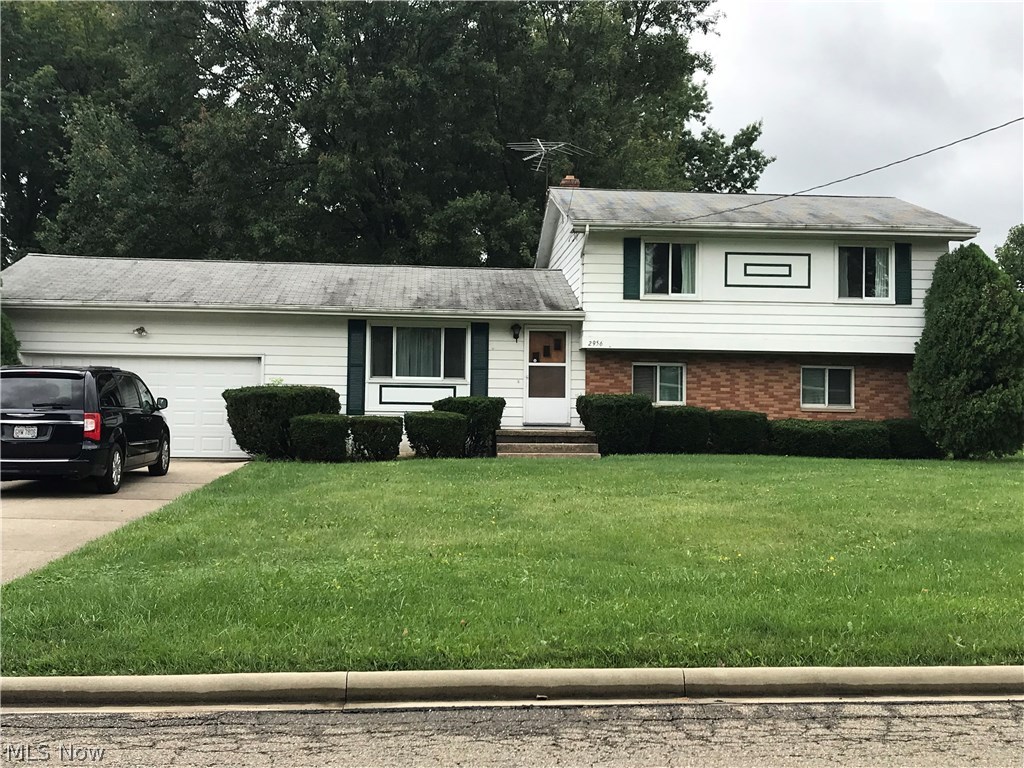 You will want to view this one owner home. Great possibilities. Beautiful original wood floors. It is ready for a buyer to make it their own.
Seller wishes to sell 'as is'.