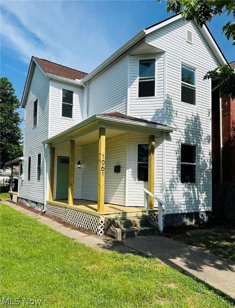 Single Family Residence in Zanesville OH 1061 Putnam Avenue.jpg