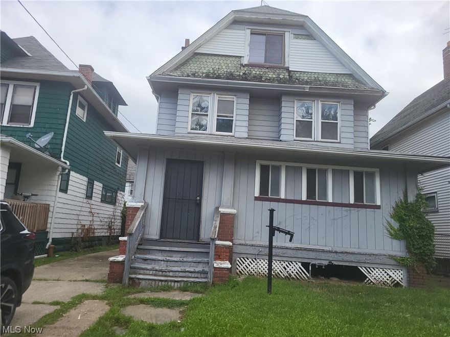 3 Bedroom, 1 full bath colonial. Doesn't need a lot of updating. Enclosed front porch is the gem of this place. This property is included in a package with 8 properties total. Properties included are 4411 E 141st, 683 E 117th, 3672 Sykora, 3429 E 65th, 9404 Benham, 6812 Park Ave and 8612 Nevada.