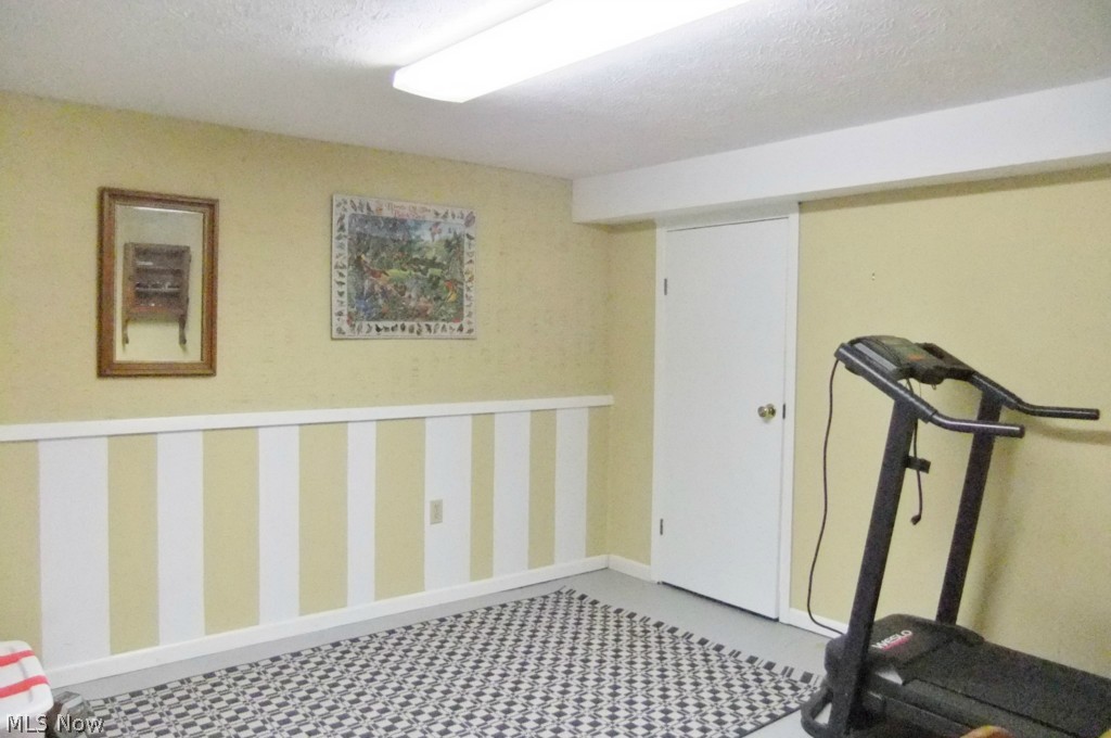 Hallmark Manor 01 - Residential