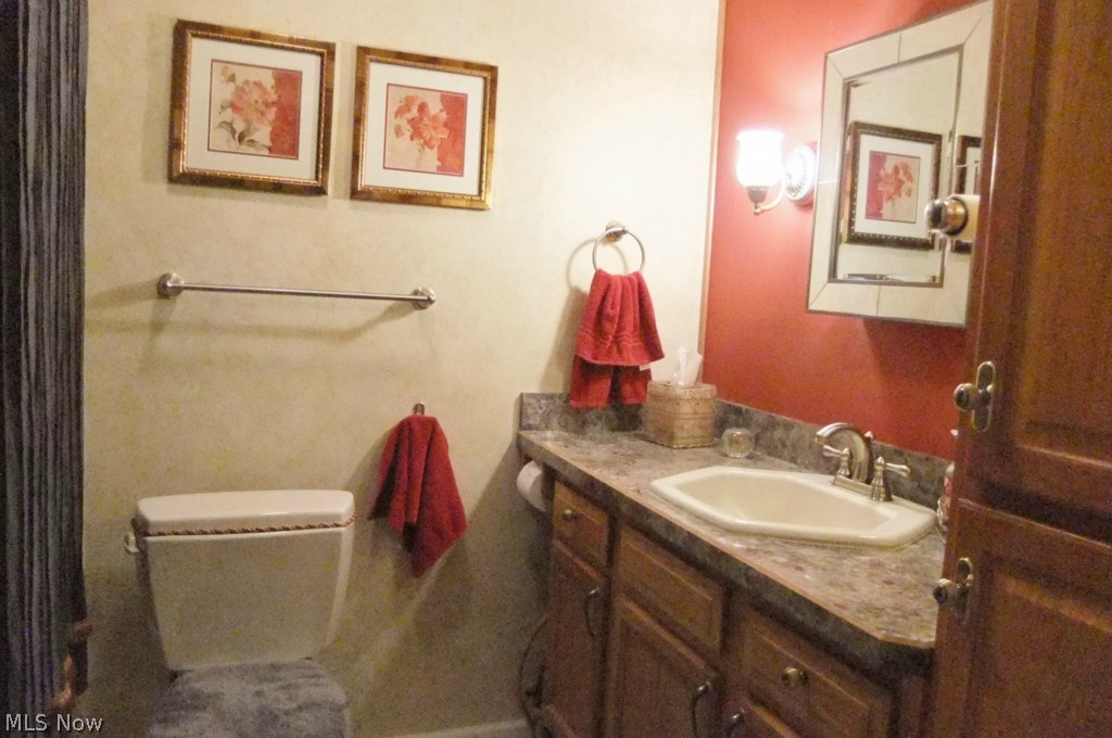 Hallmark Manor 01 - Residential