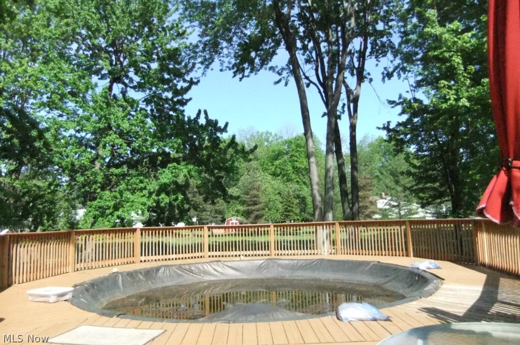 Hallmark Manor 01 - Residential