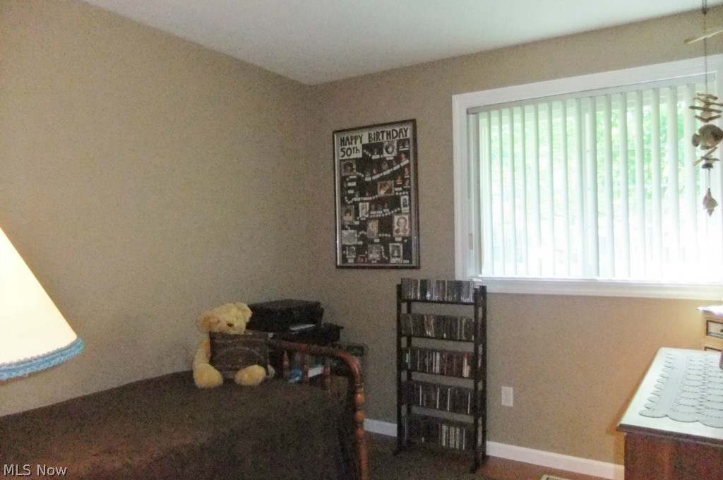Hallmark Manor 01 - Residential