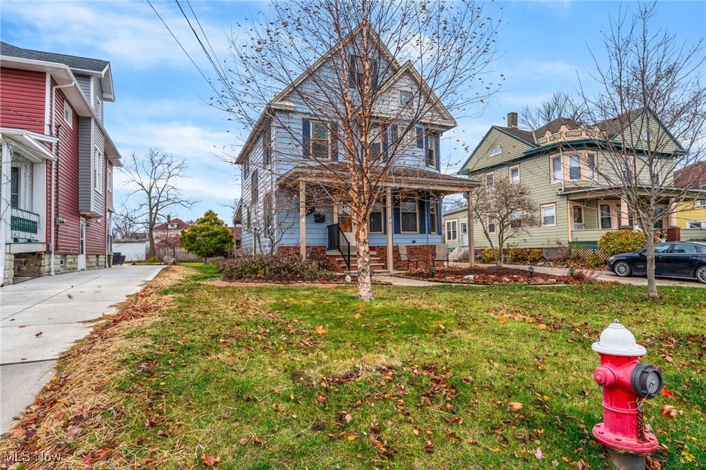 Photo of 1123 W 6th Street, Lorain, OH 44052 (MLS # 5175152)