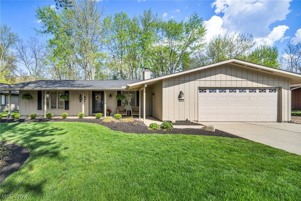 Photo of 10815 Gate Post Rd, Strongsville, OH 44149 (MLS # 5203890)
