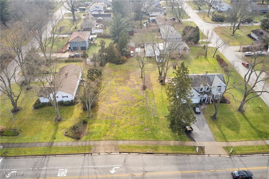 Prime location ready for new construction! .32 acre lot within Fairlawn city limits / Copley Schools, located < 200' from Sand Run Metro Park / Parkway, and .5 mi from newly renovated Croghan Park! Enjoy high-speed FairlawnGig internet service and all the convenience of plentiful shopping and dining options, or highway access, within a 5-minute drive.