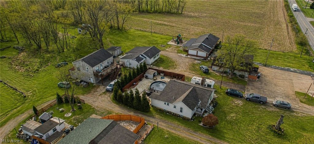 Photo of 8242 Navarre Road SW, Massillon, OH 44646 (MLS # 5205189)