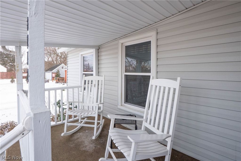 Photo of 8242 Navarre Road SW, Massillon, OH 44646 (MLS # 5205189)