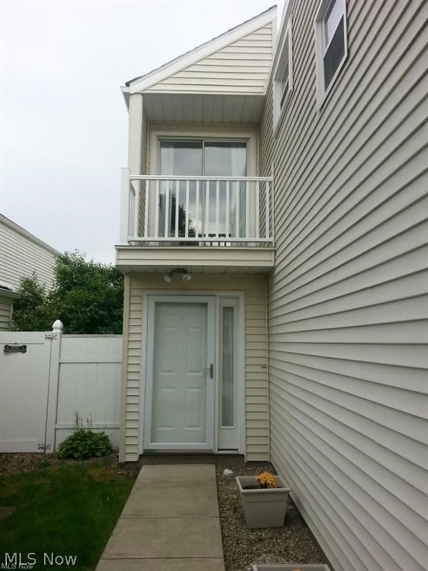 Beautiful two bedroom condo in the heart of Brunswick.