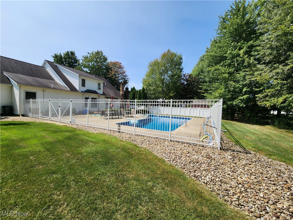 9425 Doral Drive, Warren, Ohio image 37