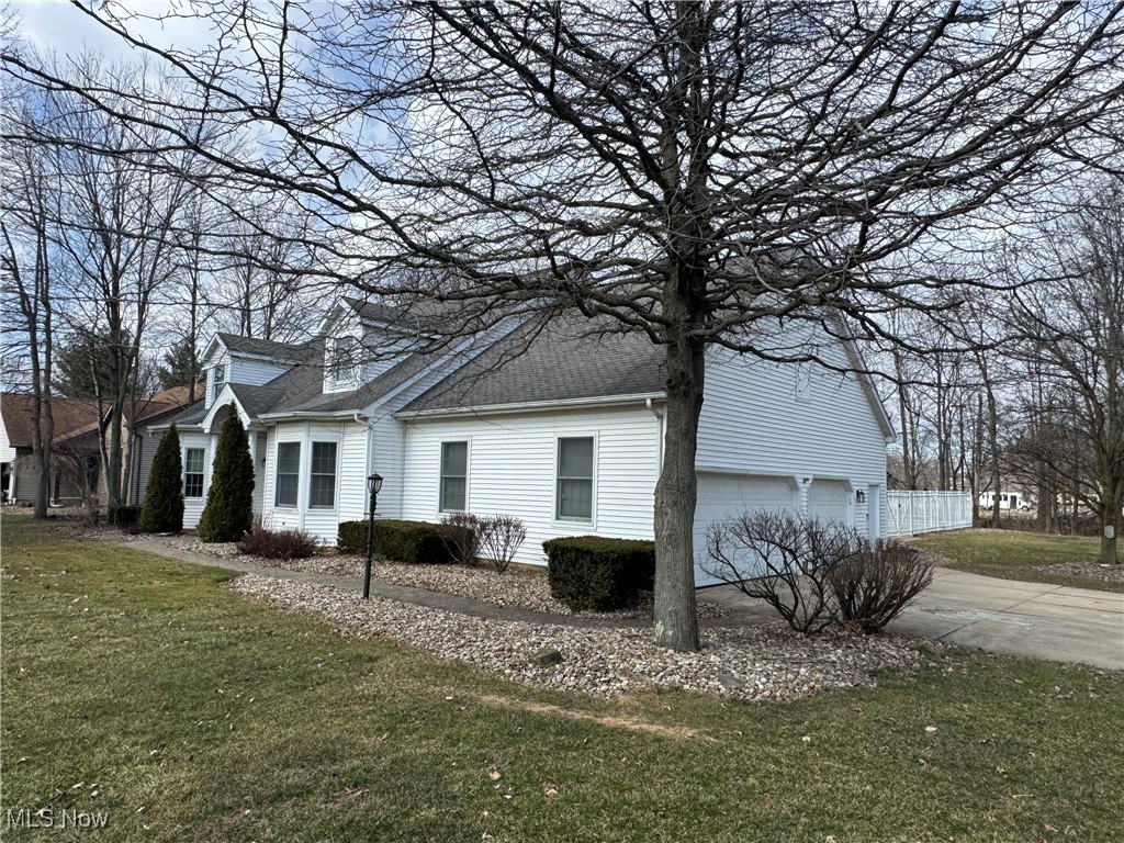 9425 Doral Drive, Warren, Ohio image 3