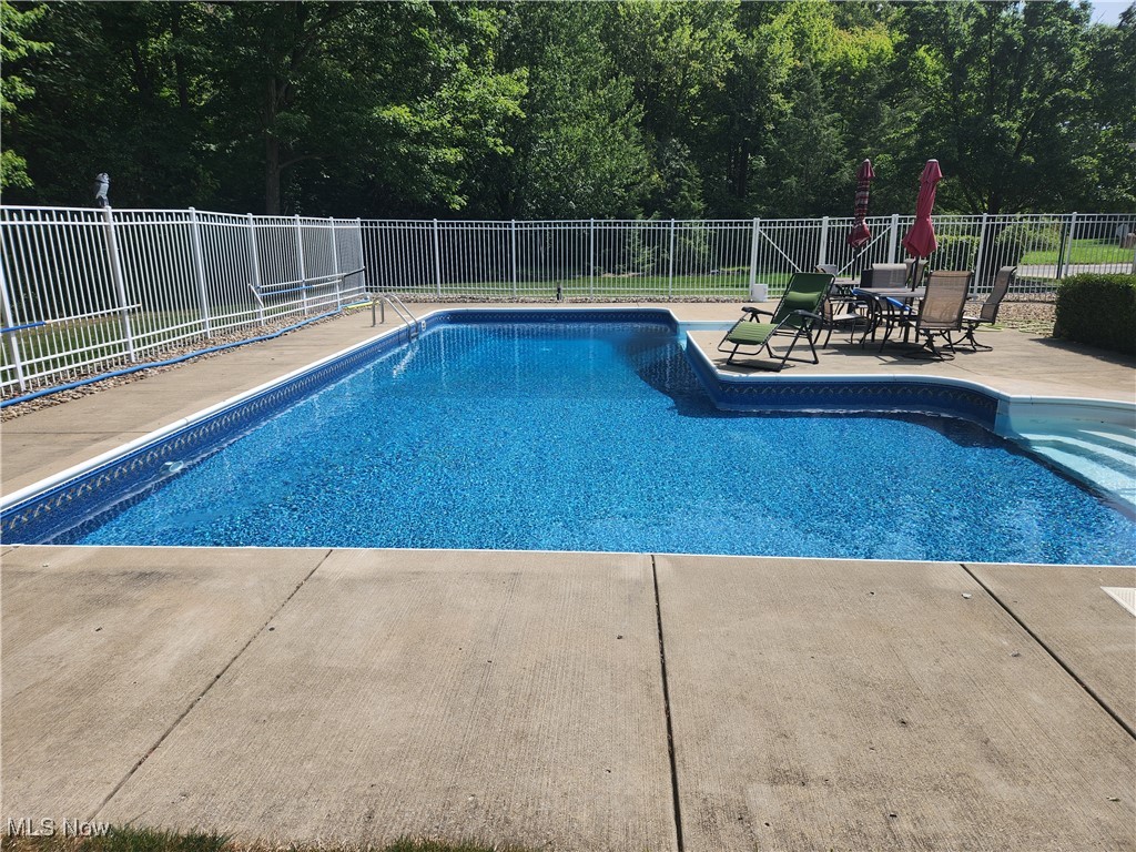 9425 Doral Drive, Warren, Ohio image 33