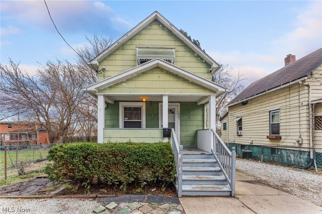 Photo of 1887 Ritzman Court, Akron, OH 44314 (MLS # 5192980)