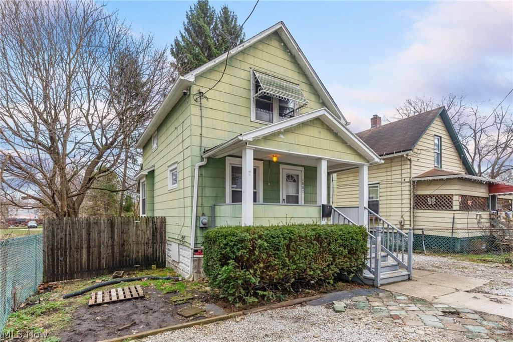 Photo of 1887 Ritzman Court, Akron, OH 44314 (MLS # 5192980)