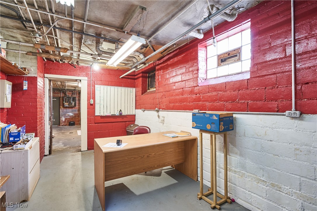 East Cleveland, Ohio 44118, United States, ,Commercial,Contingent,32522