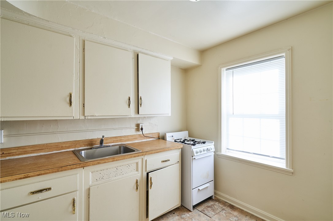 East Cleveland, Ohio 44118, United States, ,Commercial,Contingent,32522