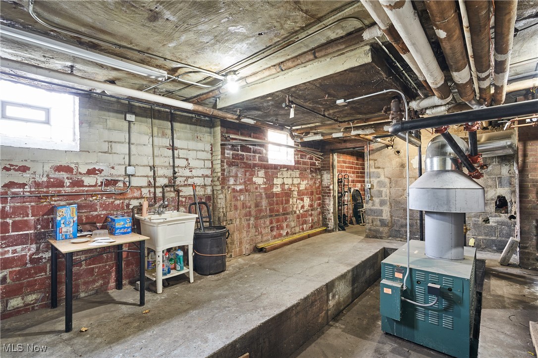 East Cleveland, Ohio 44118, United States, ,Commercial,Contingent,32522