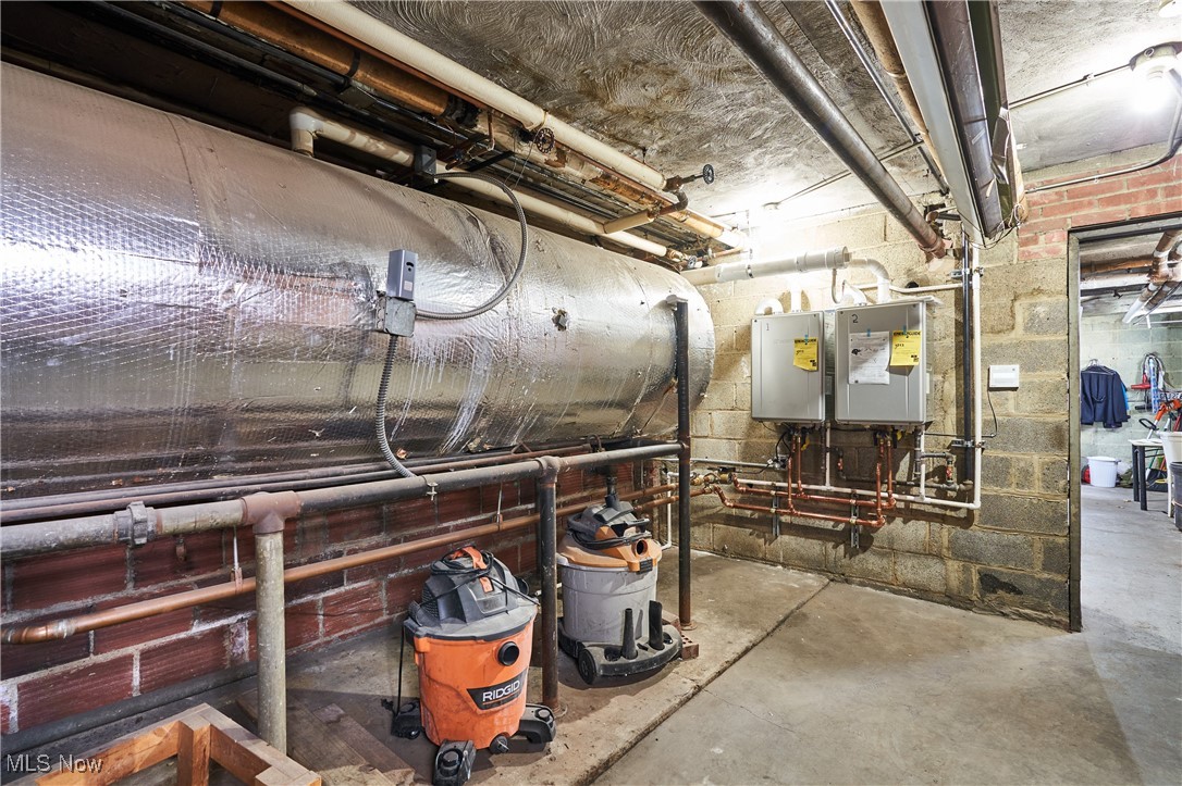 East Cleveland, Ohio 44118, United States, ,Commercial,Contingent,32522