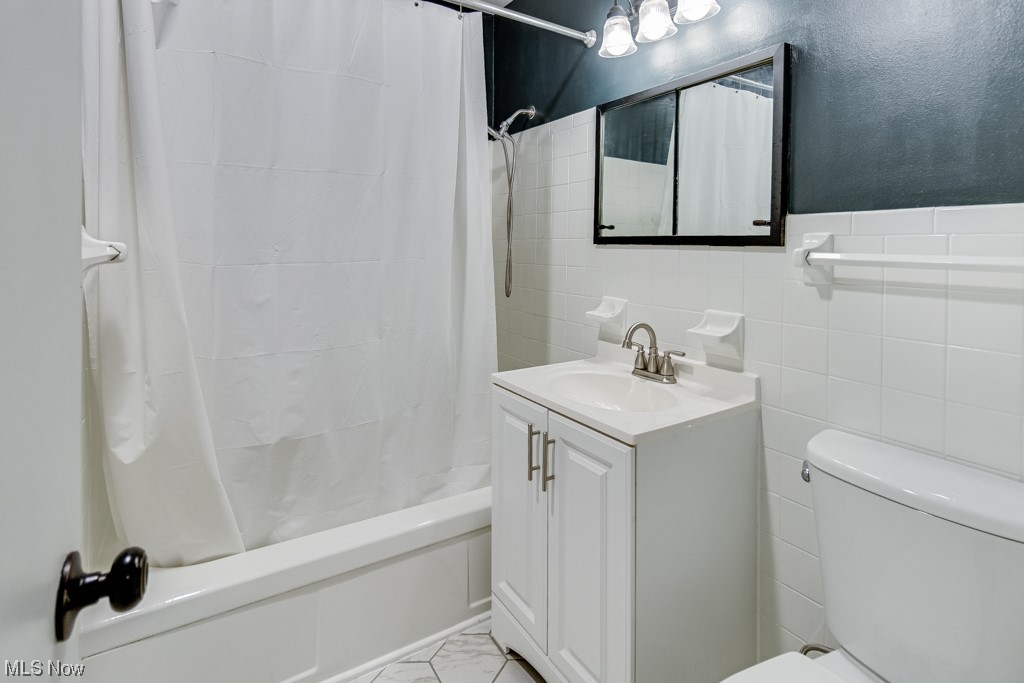 Lake House Condo - Residential