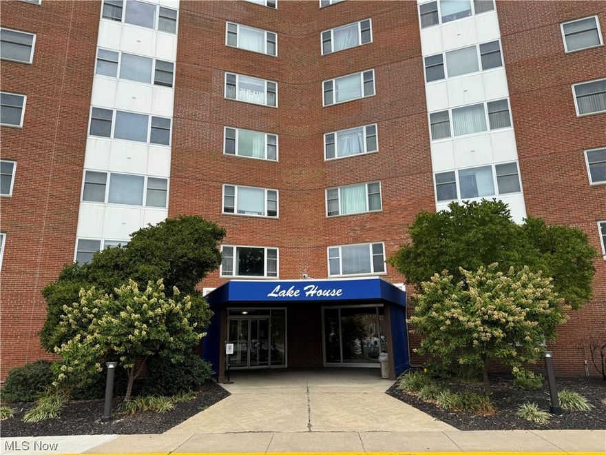 Welcome to this beautifully remodeled 1 Bed 1 Bath condo on the Gold Coast of Lakewood! The desirable Lake House Condominiums feature a ton of amenities including an inground pool, rooftop deck, exercise room, and basement storage lockers. The rooftop deck and picnic areas offer breathtaking views of Lake Erie and Downtown Cleveland. Enjoy maintenance-free living in a highly sought after location, just minutes from Edgewater and Lakewood Parks, with plenty of shopping and restaurants nearby. Maintenance fee includes, electric, gas, water & sewer and trash removal. Recent Updates include: New kitchen appliances & backsplash (2022), New bathroom flooring & shower trim (2022), New light fixtures and fresh paint throughout (2022). Schedule your tour today!